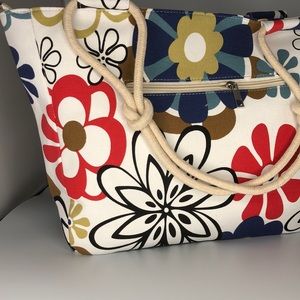 Flowered hang bag with rope handles